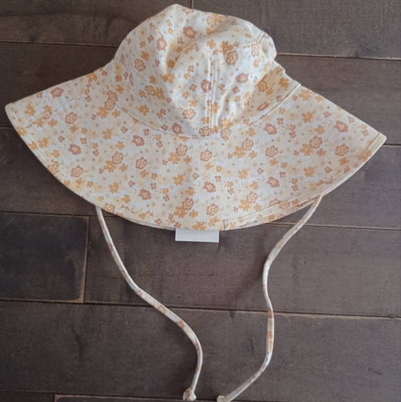 Lack Of Color Accessories - Floral Women's Sun Hat - Cream and Orange